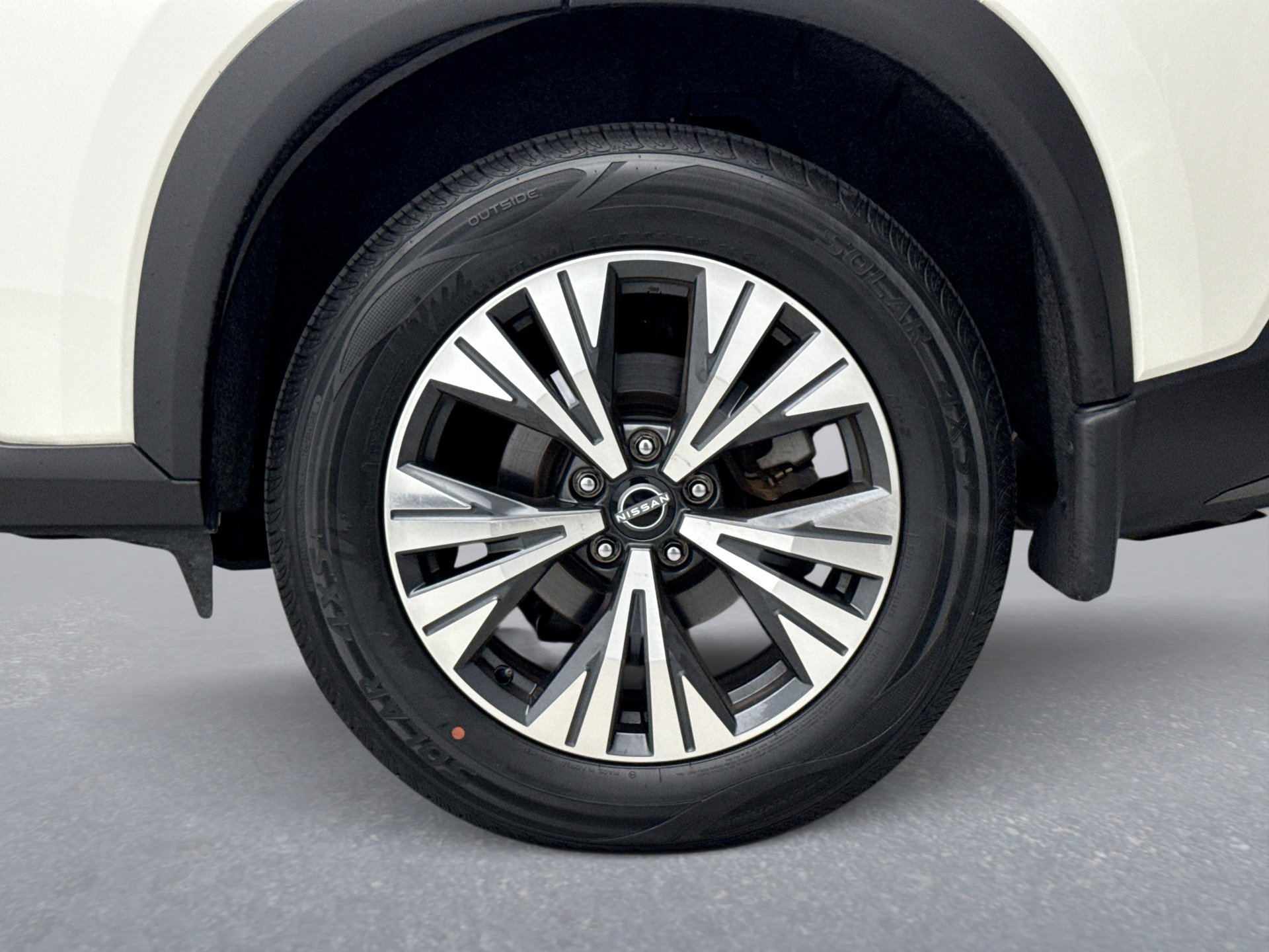 Used 2023 Nissan Rogue SV image 24