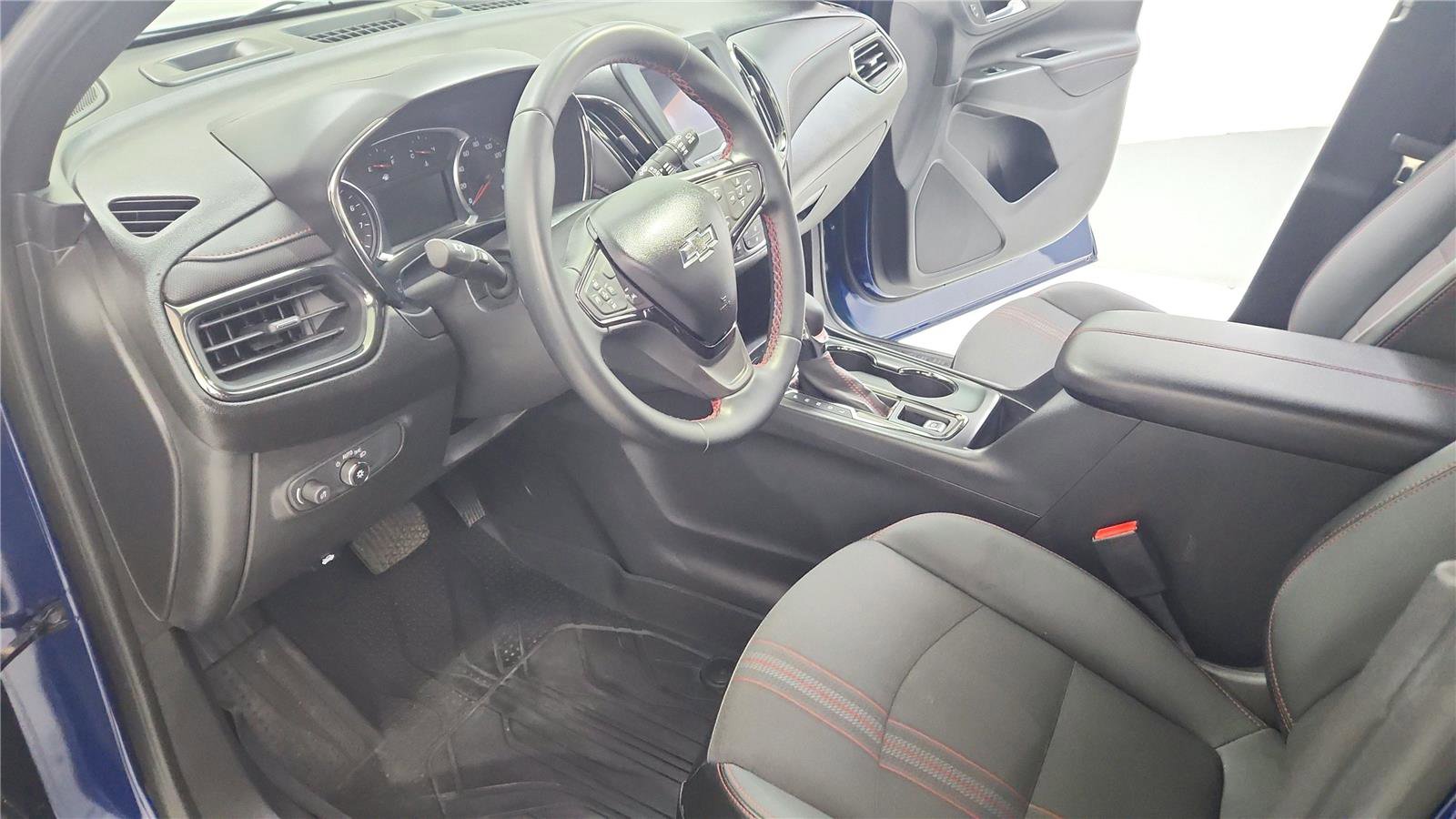 Used 2023 Chevrolet Equinox RS AWD/4WD image 16