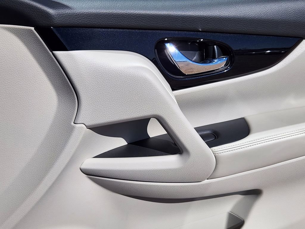 Used 2019 Nissan Rogue Sport SV w/ Technology Package image 13