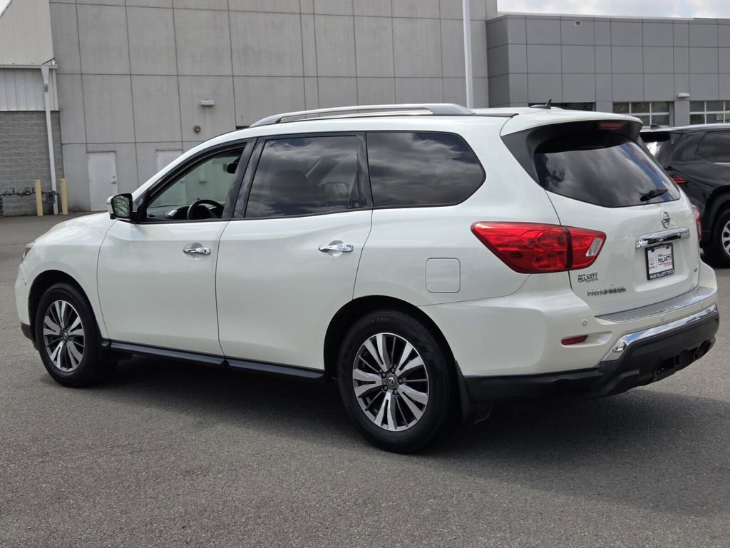 Used 2017 Nissan Pathfinder SL w/ SL Tech Package image 3