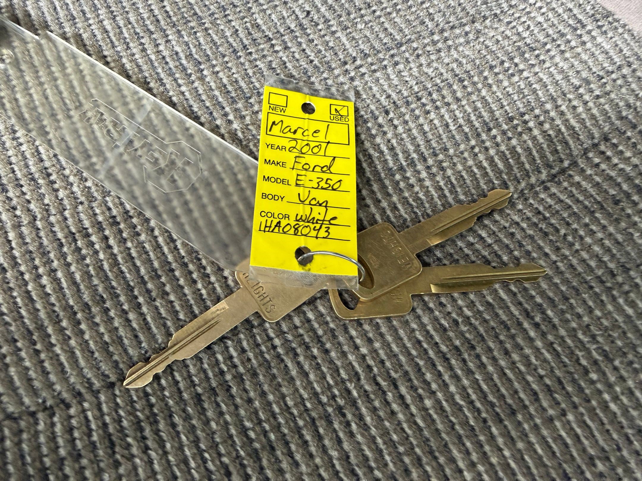 Used 2001 Ford E-350 and Econoline 350 Club Wagon image 27