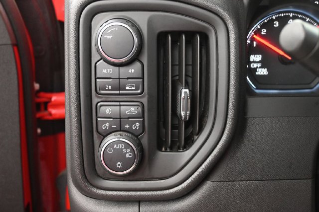Used 2020 Chevrolet Silverado 1500 Custom w/ Custom Value Package AWD/4WD image 29