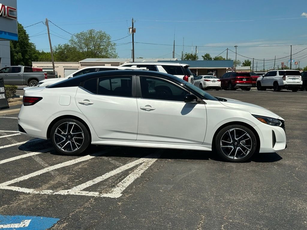 Used 2024 Nissan Sentra SR w/ Lighting Package FWD image 4