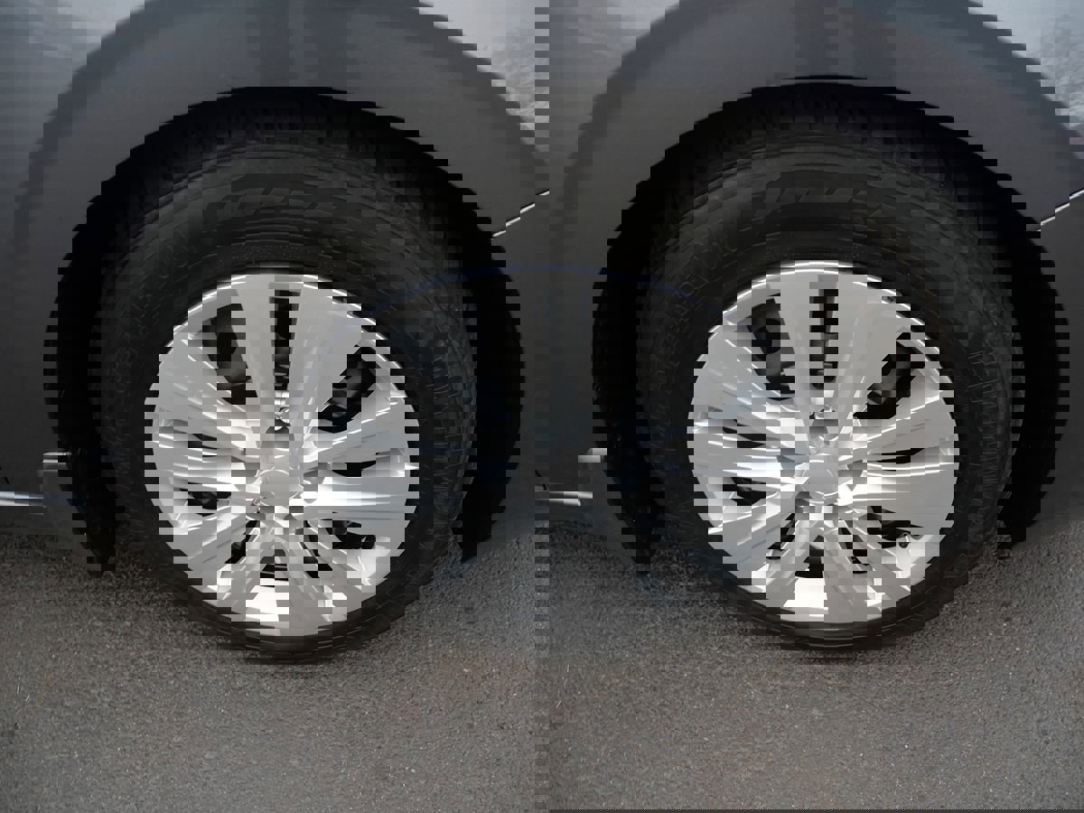 Used 2020 Nissan Sentra S image 33