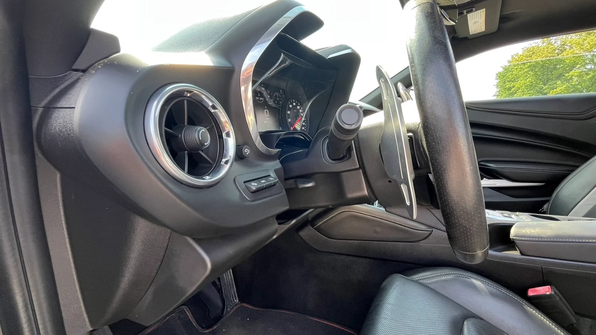 Used 2016 Chevrolet Camaro SS RWD image 13