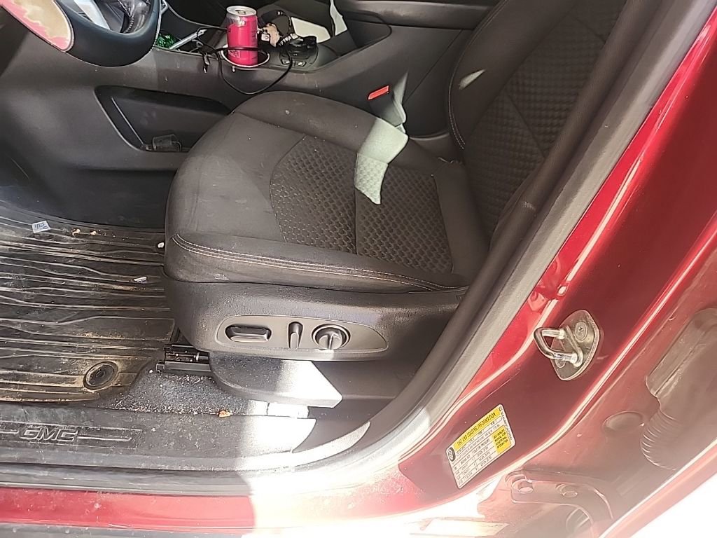 Used 2018 GMC Terrain SLE w/ Driver Convenience Package FWD image 3