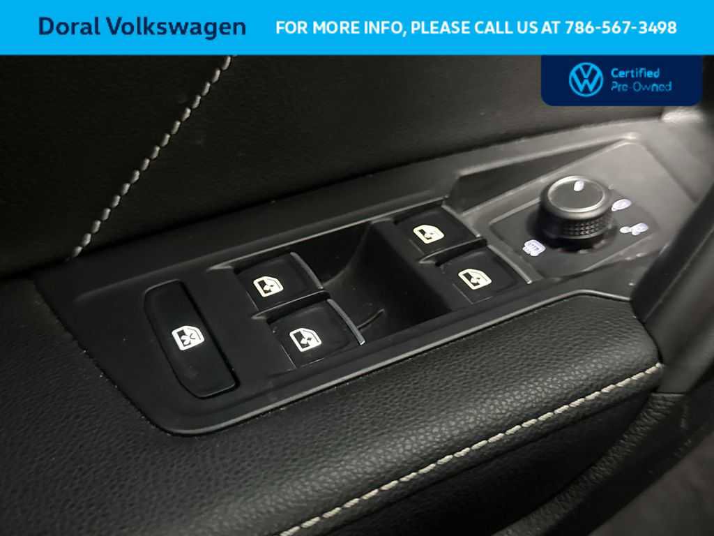 Certified 2022 Volkswagen Tiguan SE FWD image 17