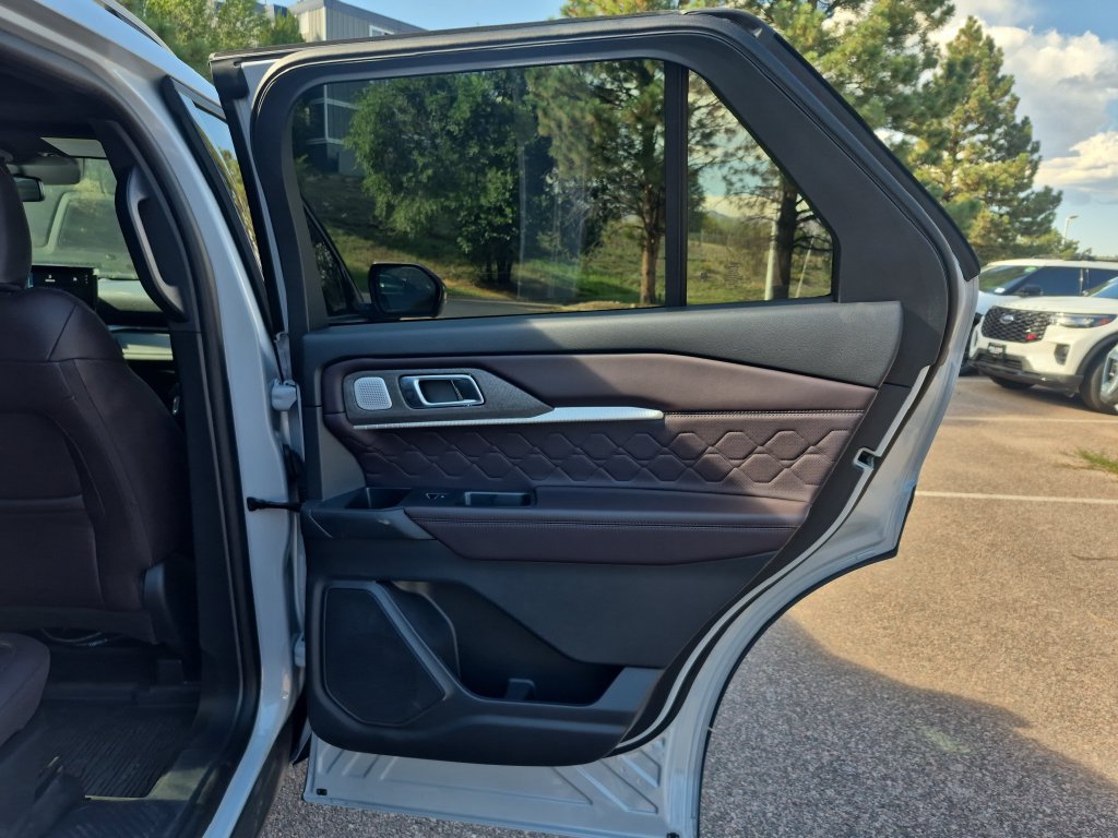 New 2026 Ford Explorer Platinum w/ LUX Leather Package AWD/4WD image 23