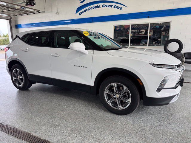 Used 2023 Chevrolet Blazer LT FWD image 12