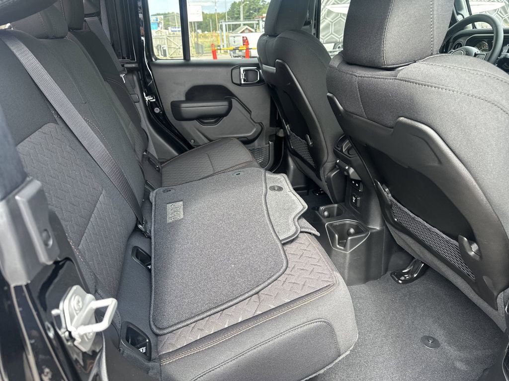 New 2025 Jeep Gladiator Mojave image 34