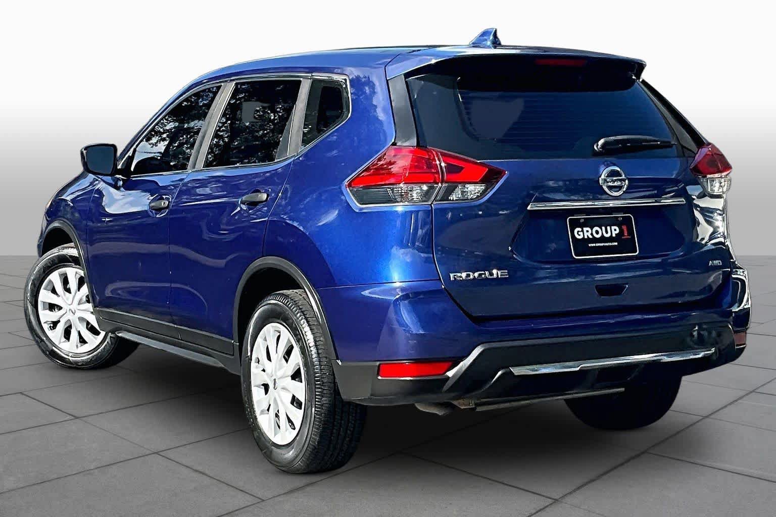Used 2017 Nissan Rogue S AWD/4WD image 12