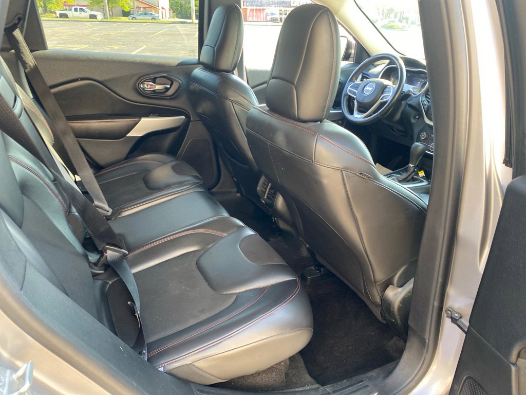 Used 2018 Jeep Cherokee Trailhawk w/ Comfort/Convenience Group image 24