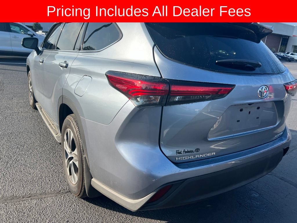 Used 2021 Toyota Highlander XLE AWD/4WD image 23