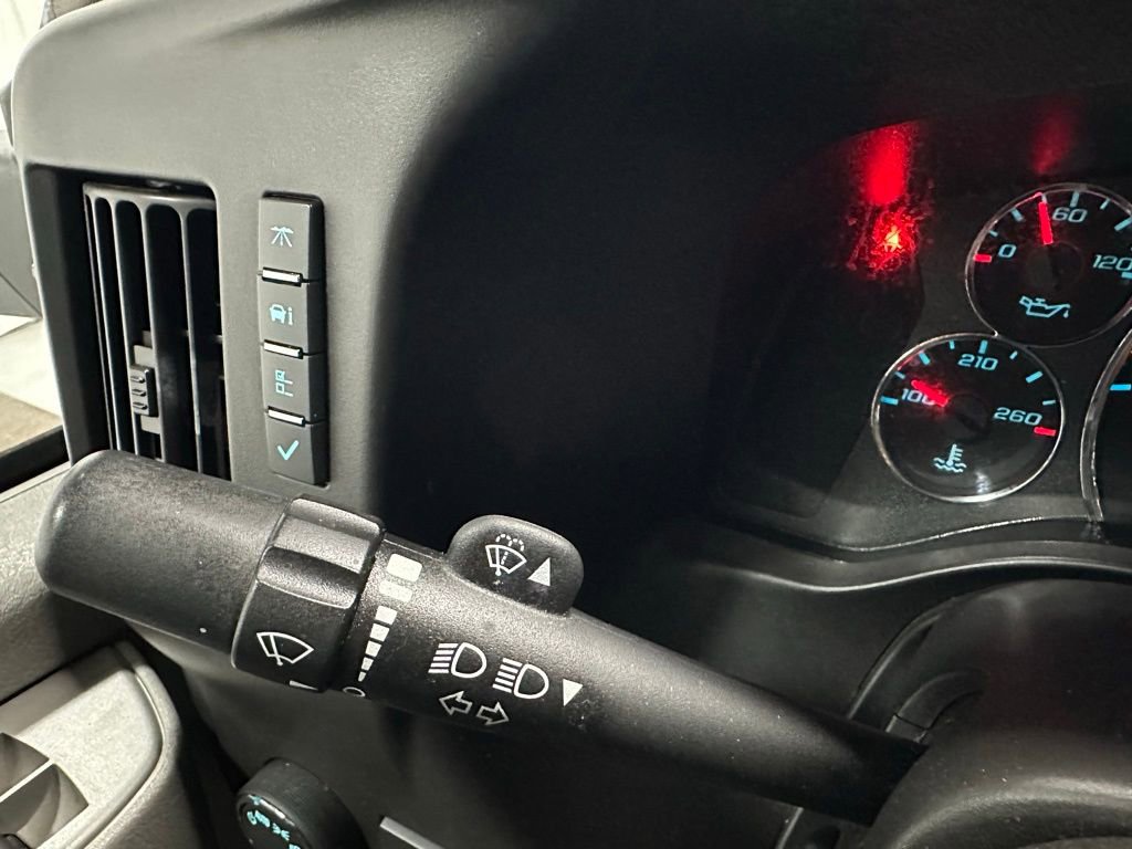 Used 2022 Chevrolet Express 3500 w/ Power Convenience Package image 22