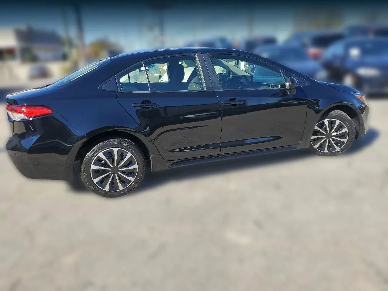 Used 2023 Toyota Corolla LE image 12