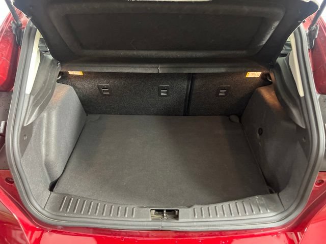 Used 2016 Ford Focus SE w/ SE Power Seat Package FWD image 6