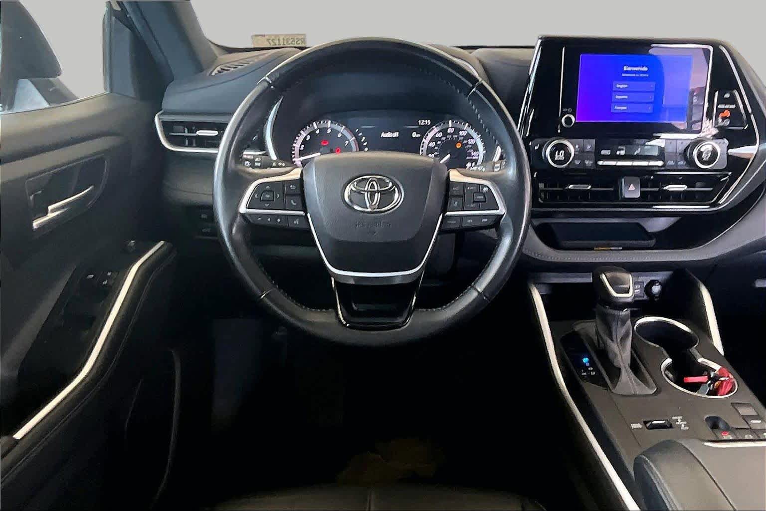Used 2024 Toyota Highlander XSE FWD image 6