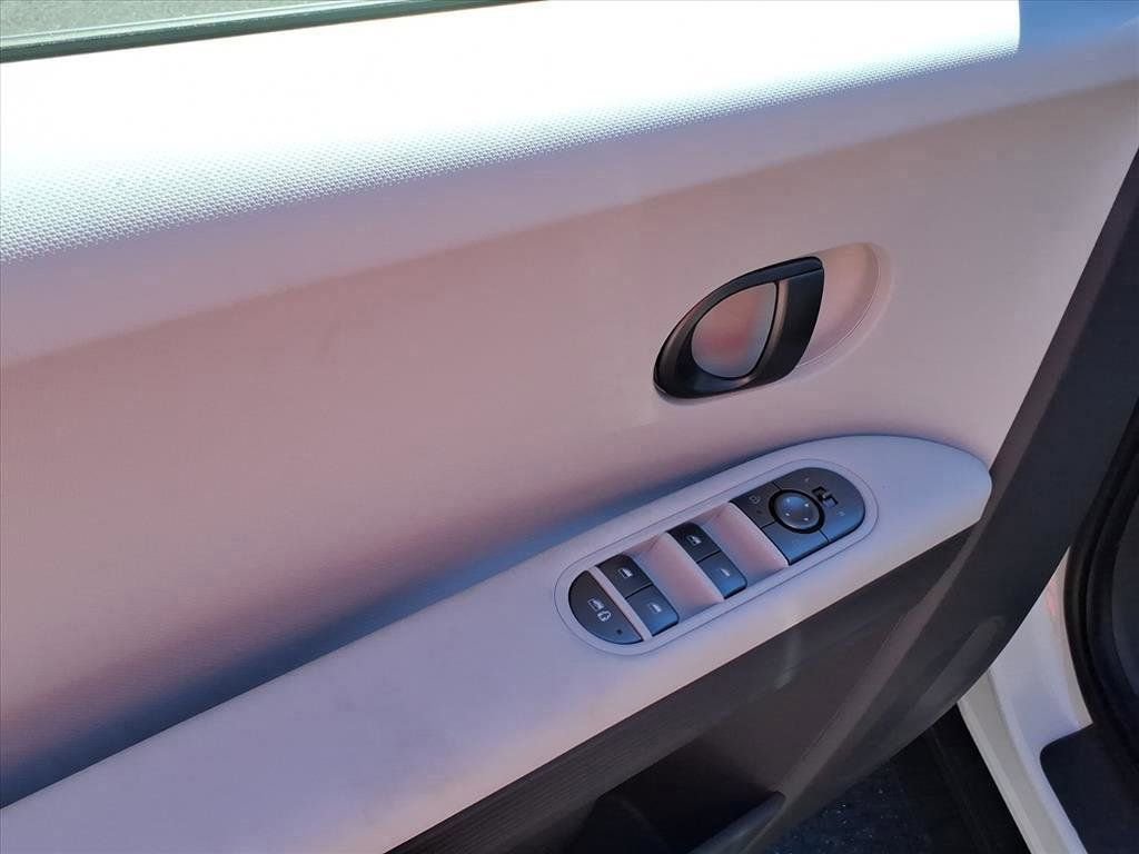 New 2025 Hyundai Ioniq 5 SE image 14