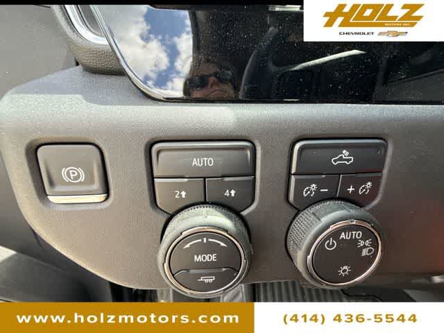 Certified 2025 Chevrolet Silverado 1500 LT AWD/4WD image 18