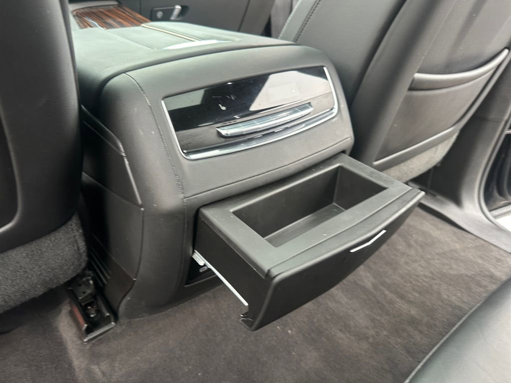 Used 2022 Cadillac Escalade ESV Premium Luxury image 29