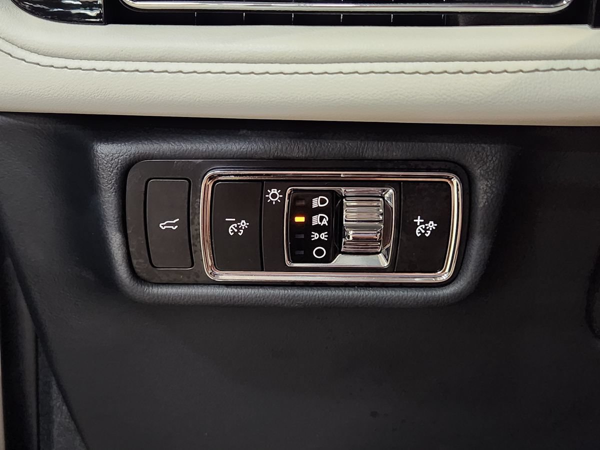 Used 2025 Lincoln Aviator 2WD image 41