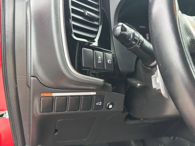 Used 2019 Mitsubishi Outlander SEL AWD/4WD image 29