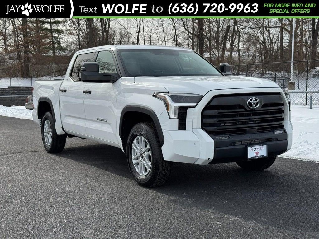Used 2022 Toyota Tundra SR5 w/ SR5 Convenience Package image 1