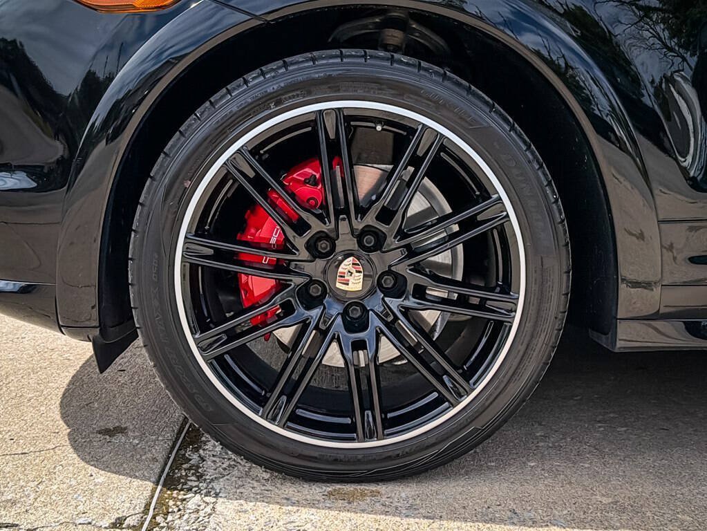 Used 2013 Porsche Cayenne GTS w/ Carbon Fibre Interior Pkg AWD/4WD image 7