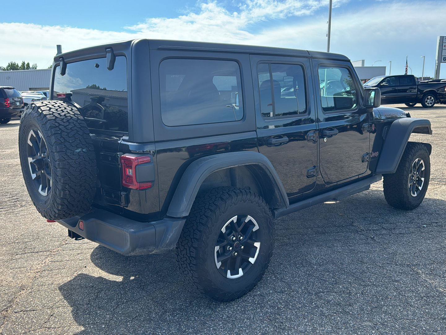 Used 2026 Jeep Wrangler Unlimited Rubicon AWD/4WD image 4