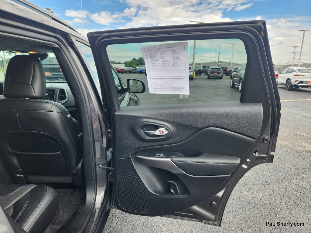 Used 2022 Jeep Cherokee Latitude Lux w/ Mopar Interior Package AWD/4WD image 44