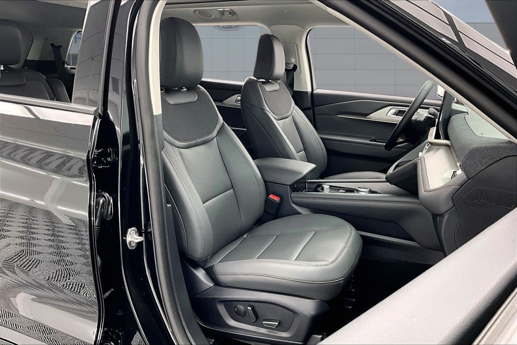 New 2026 Ford Explorer Active w/ Active Comfort Package AWD/4WD image 11