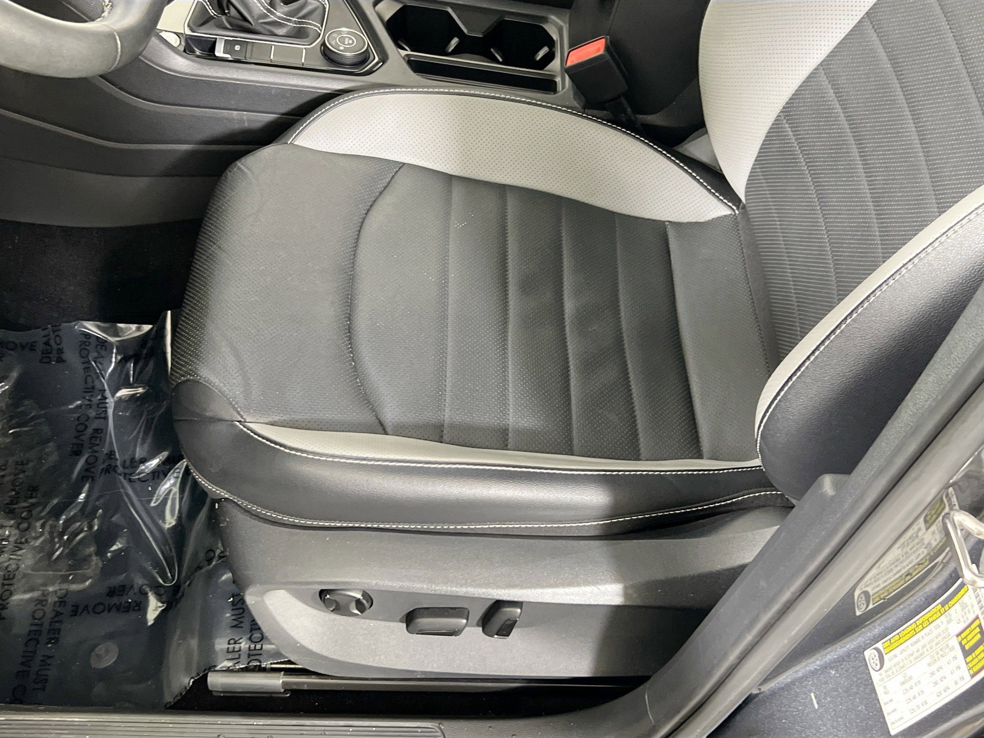 Used 2022 Volkswagen Taos SEL image 19