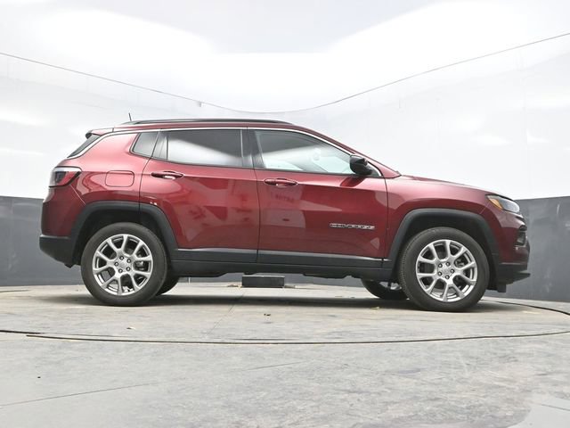 Used 2022 Jeep Compass Latitude AWD/4WD image 40