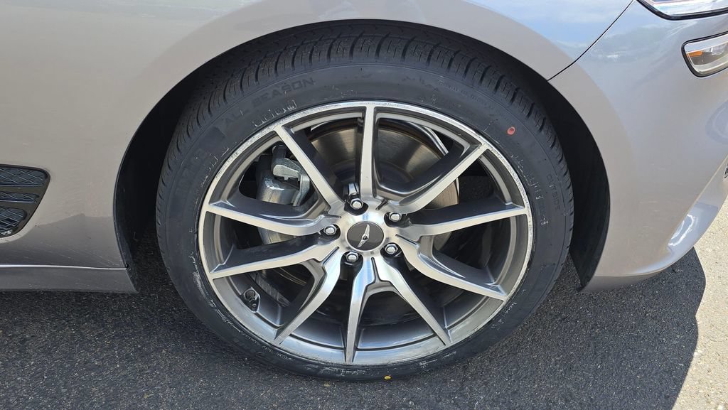 Used 2023 Genesis G70 2.0T AWD/4WD image 9
