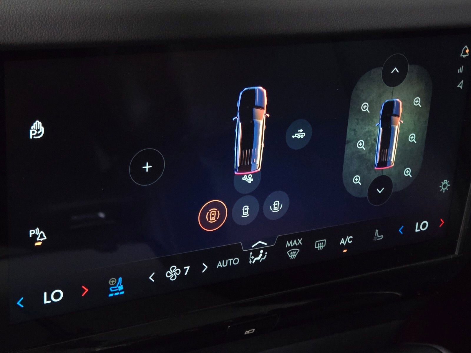 New 2026 Lincoln Navigator Premiere AWD/4WD image 25