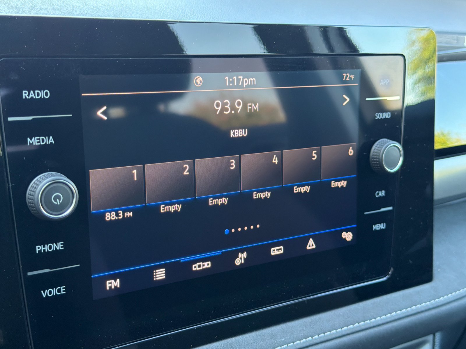 New 2027 Volkswagen Taos SE FWD image 18