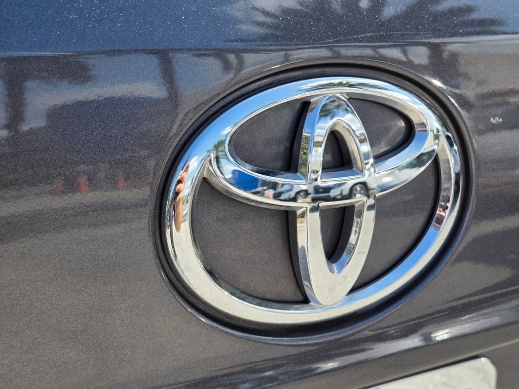 Used 2022 Toyota Highlander LE image 15