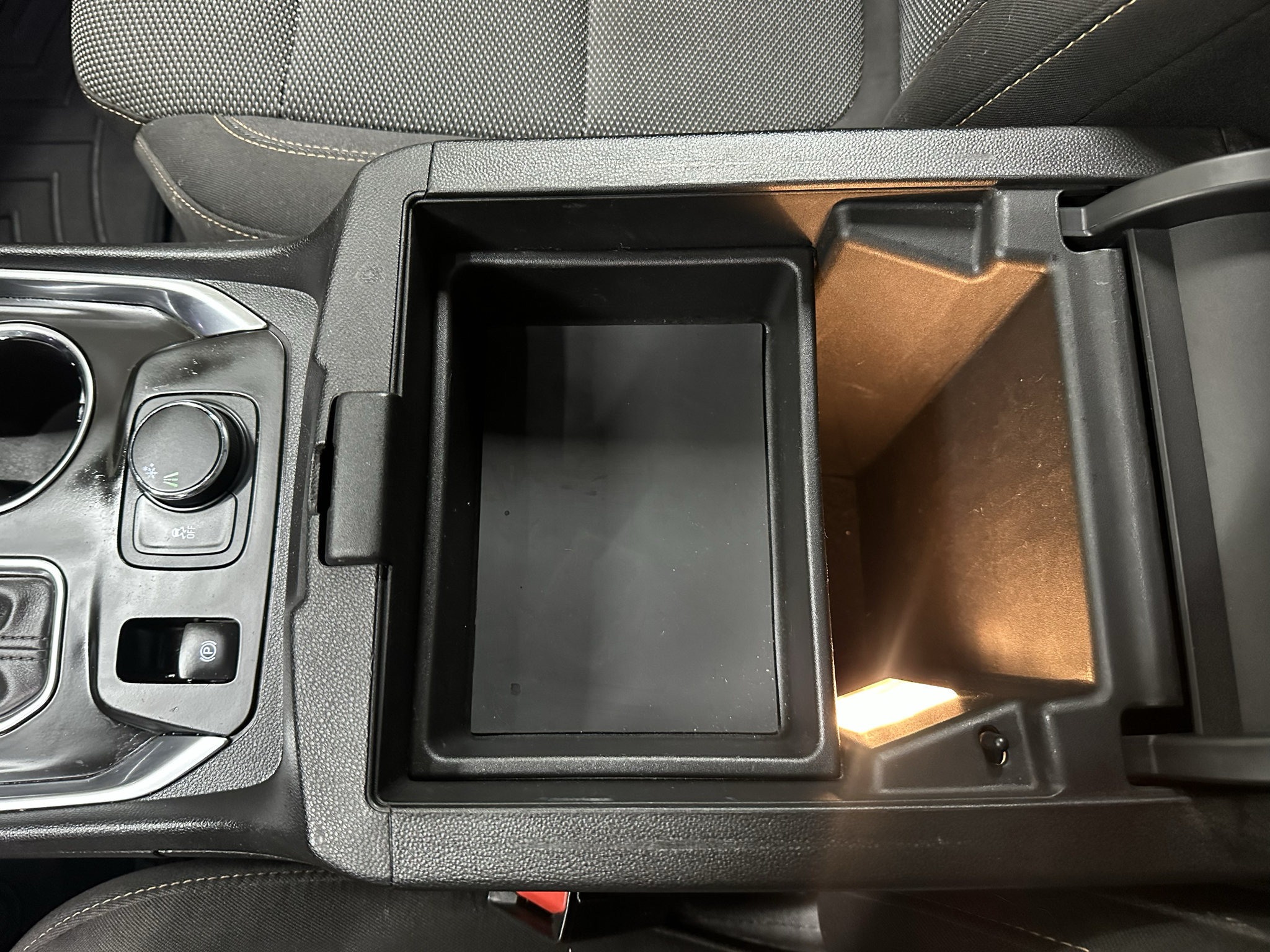 Used 2018 Chevrolet Traverse LS FWD image 30