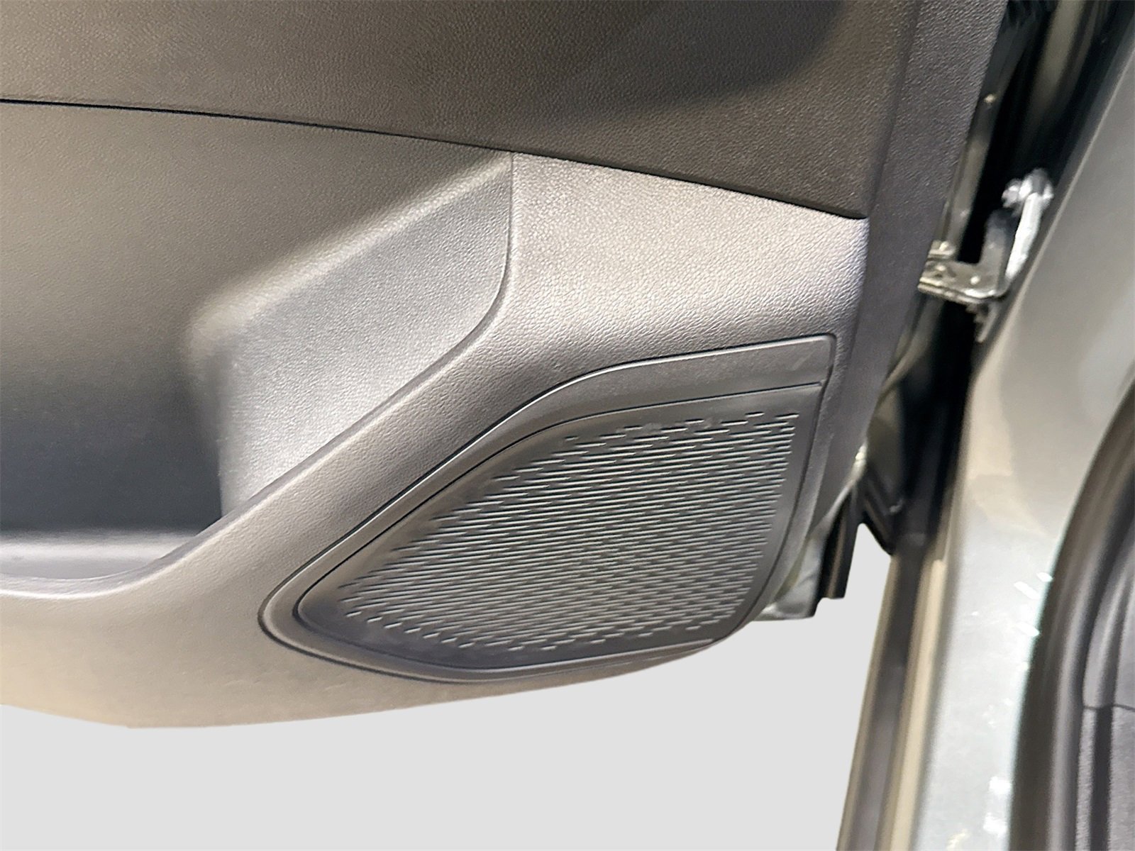 New 2026 Chevrolet Traverse LT image 25