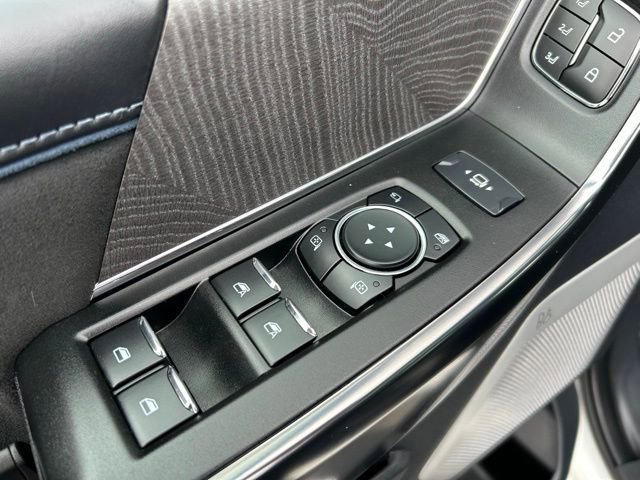 Used 2025 Ford F350 Platinum image 40