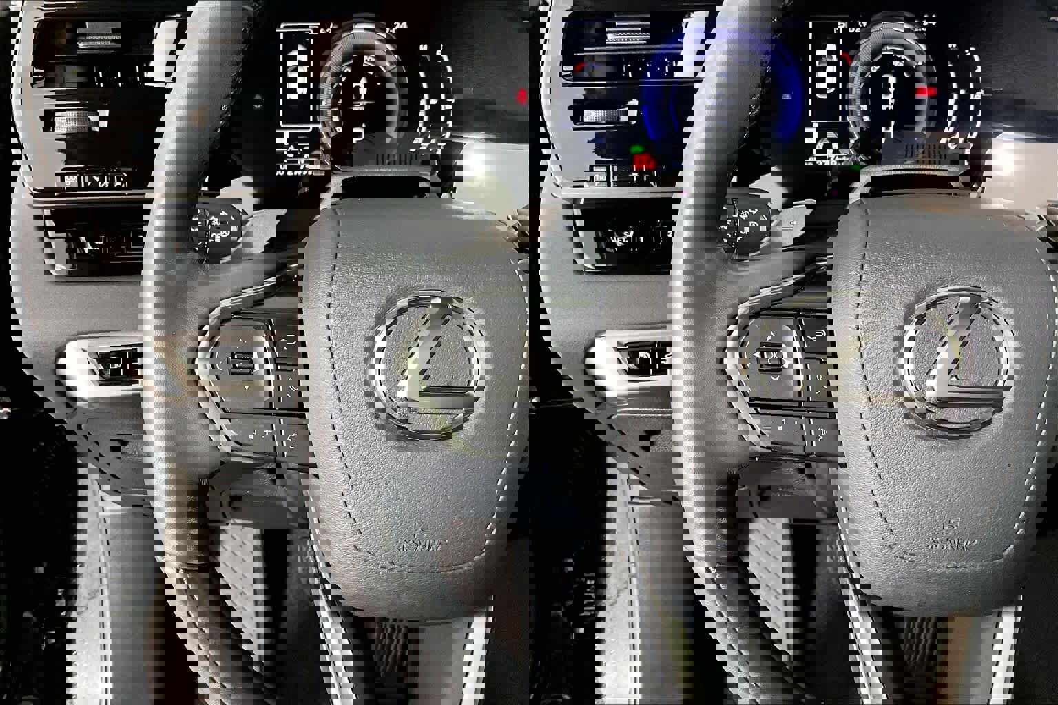 Used 2024 Lexus RX 350h image 22