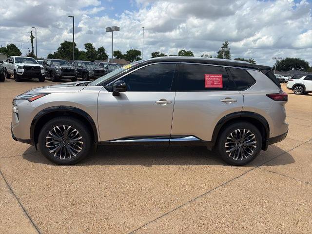 Certified 2024 Nissan Rogue Platinum w/ Platinum Premium Package FWD image 2