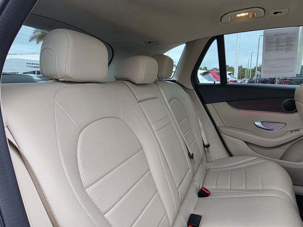Used 2022 Mercedes-Benz GLC 300 image 14