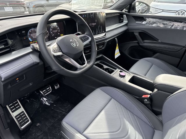 New 2026 Volkswagen Tiguan SE R-Line FWD image 11