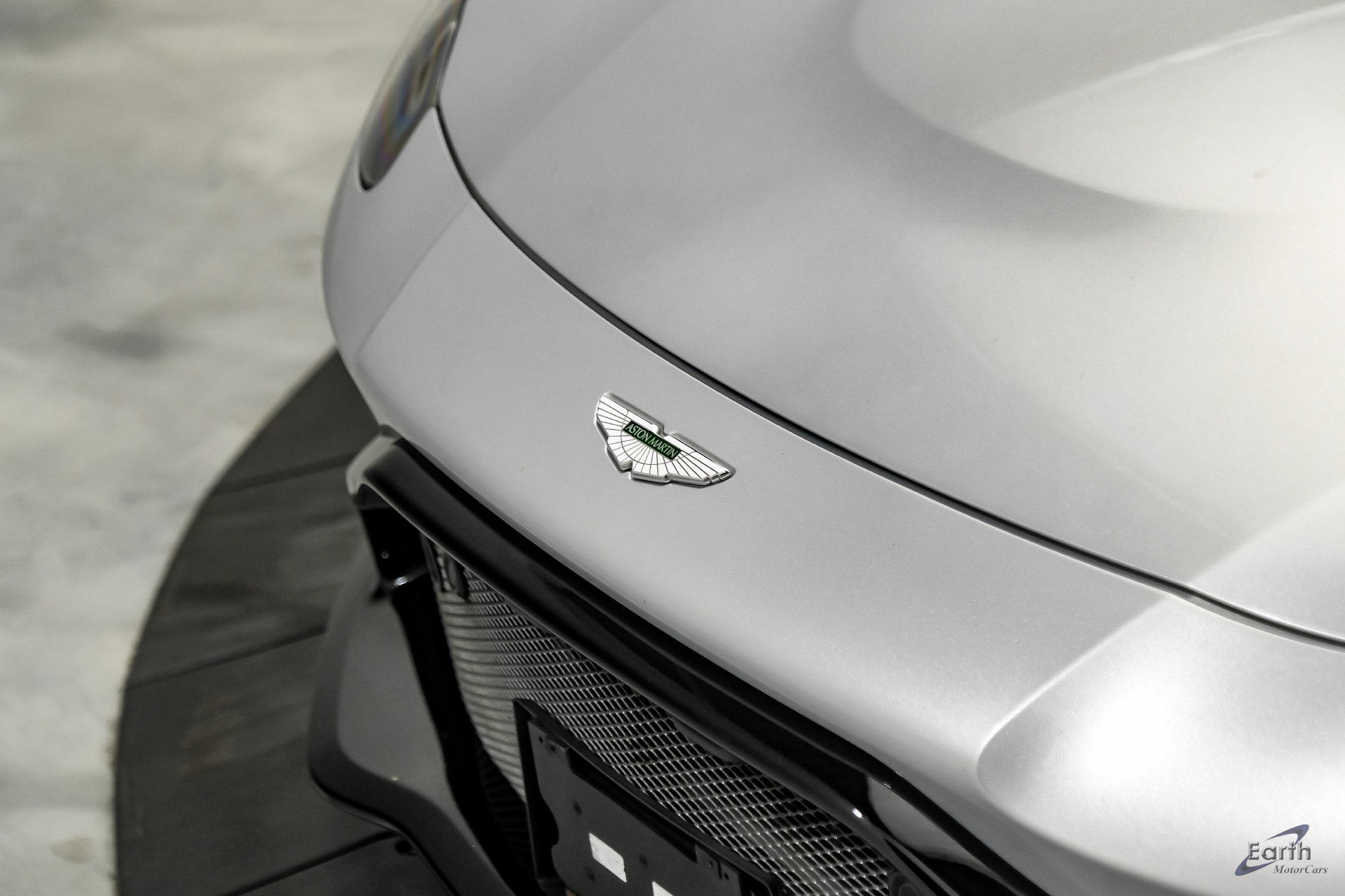 Used 2020 Aston Martin V8 Vantage Coupe RWD image 31