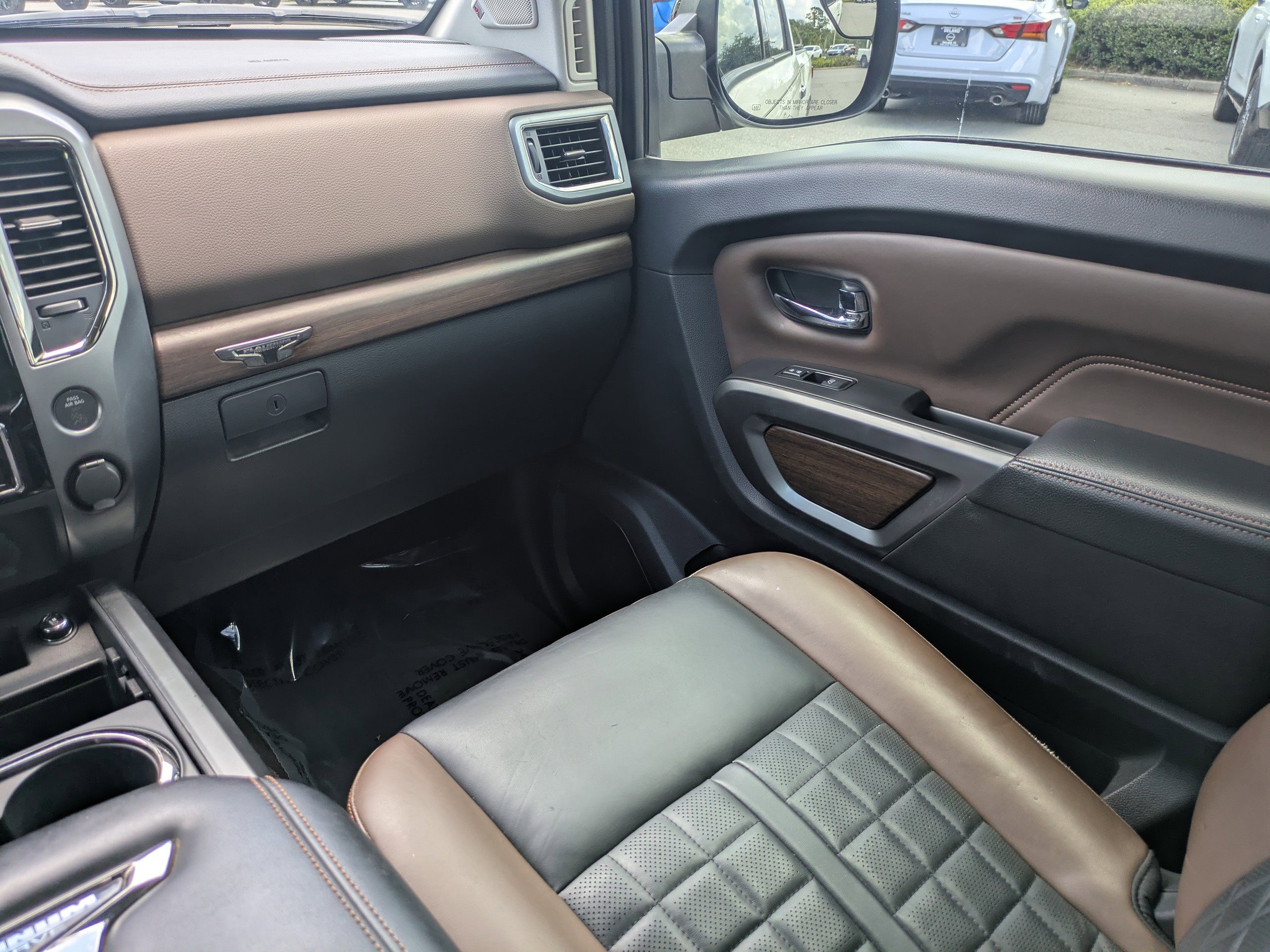 Used 2018 Nissan Titan Platinum Reserve w/ Platinum Utility Package AWD/4WD image 18