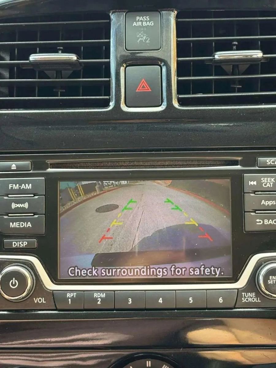 Used 2016 Nissan Versa Note SV image 30