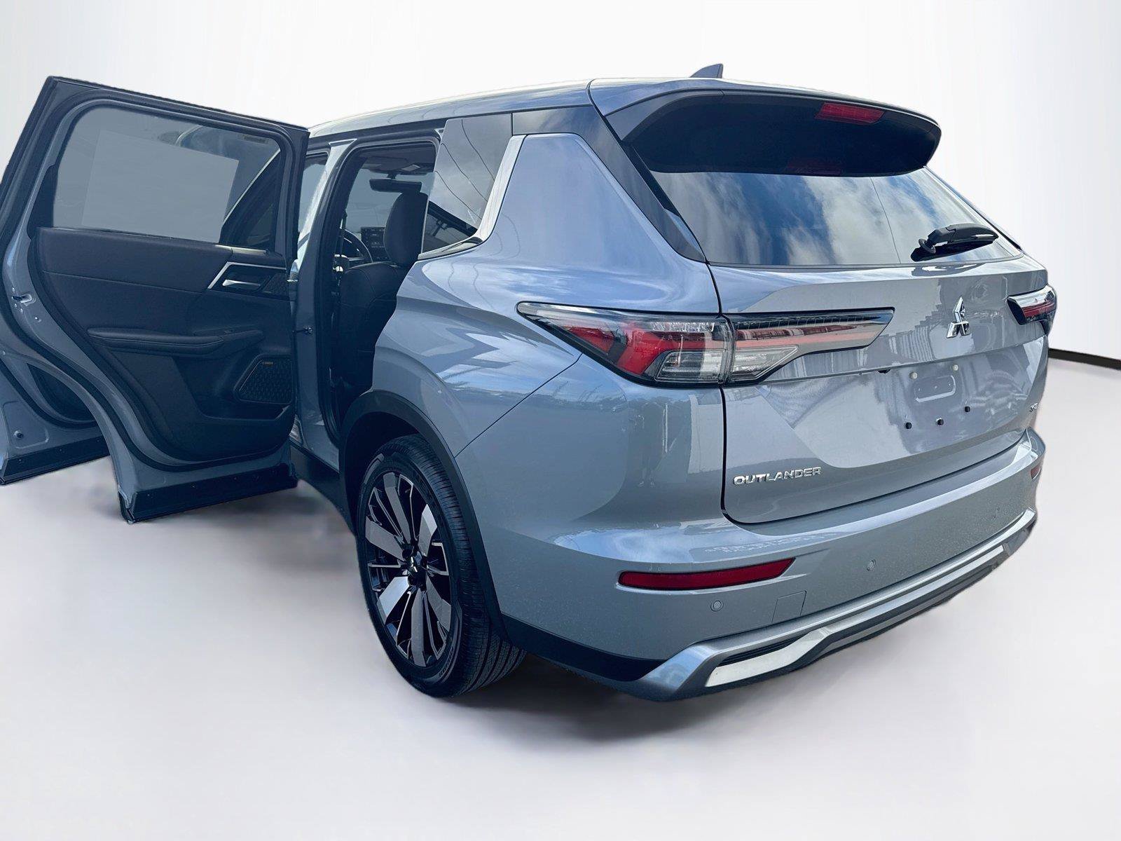 New 2026 Mitsubishi Outlander SE FWD image 39