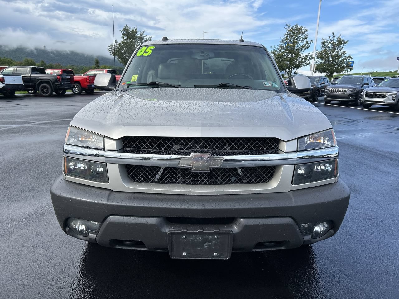Used 2005 Chevrolet Avalanche 2500 w/ Preferred Equipment Group AWD/4WD image 13