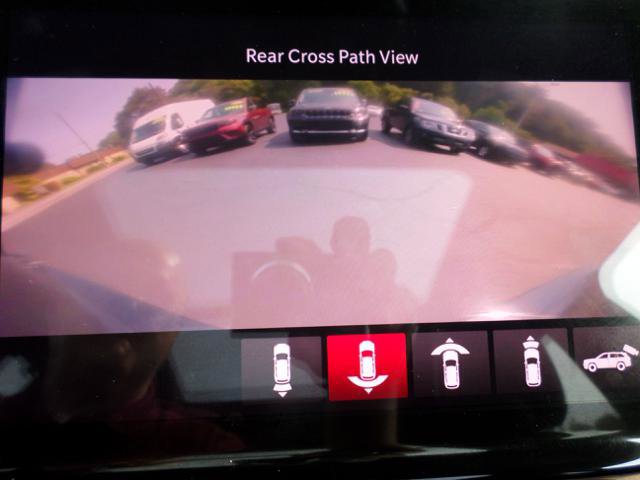 Used 2022 Jeep Grand Cherokee Overland w/ Adv Protech Group III image 12